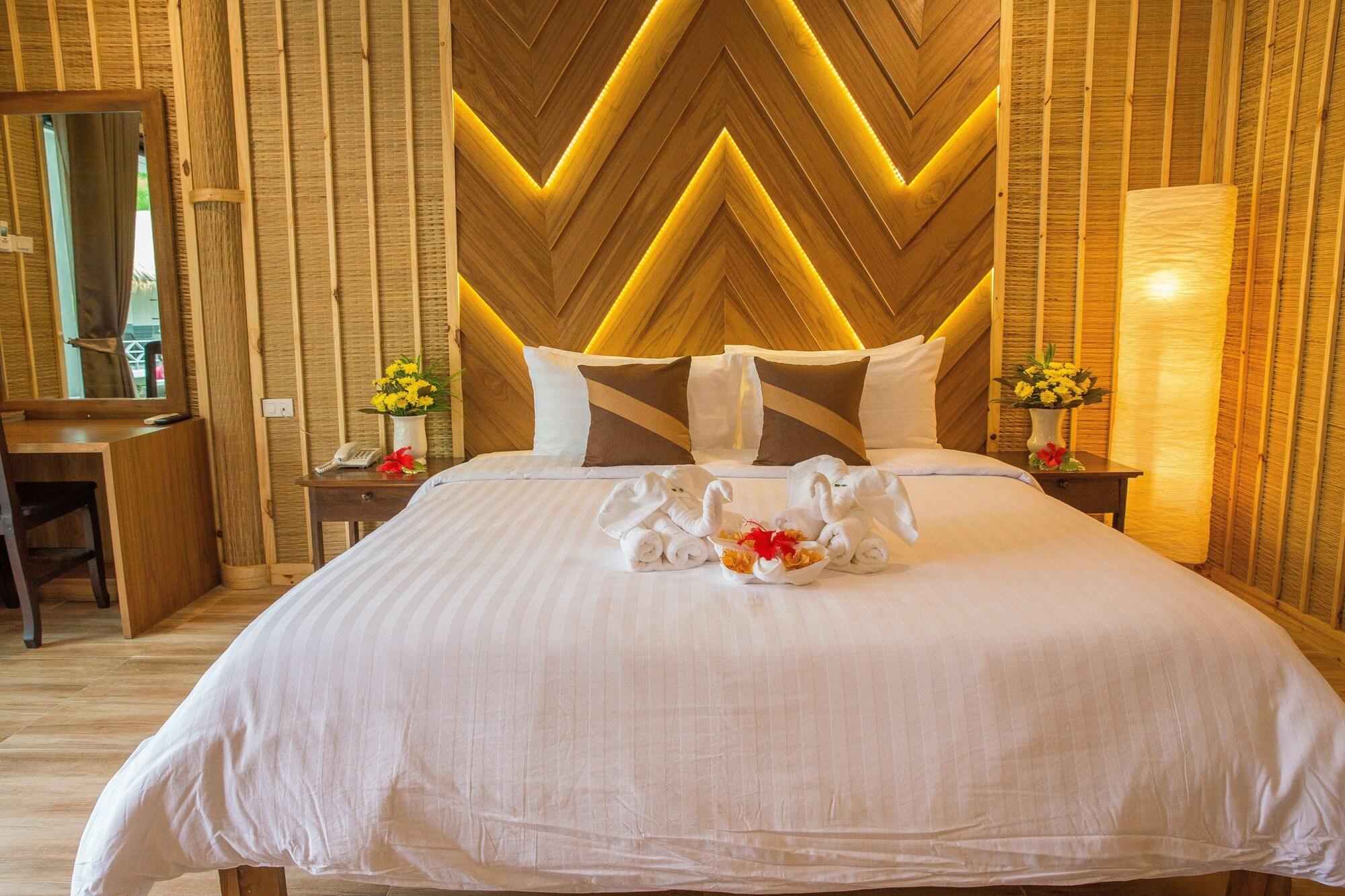 Adarin Beach Resort Маенам Экстерьер фото