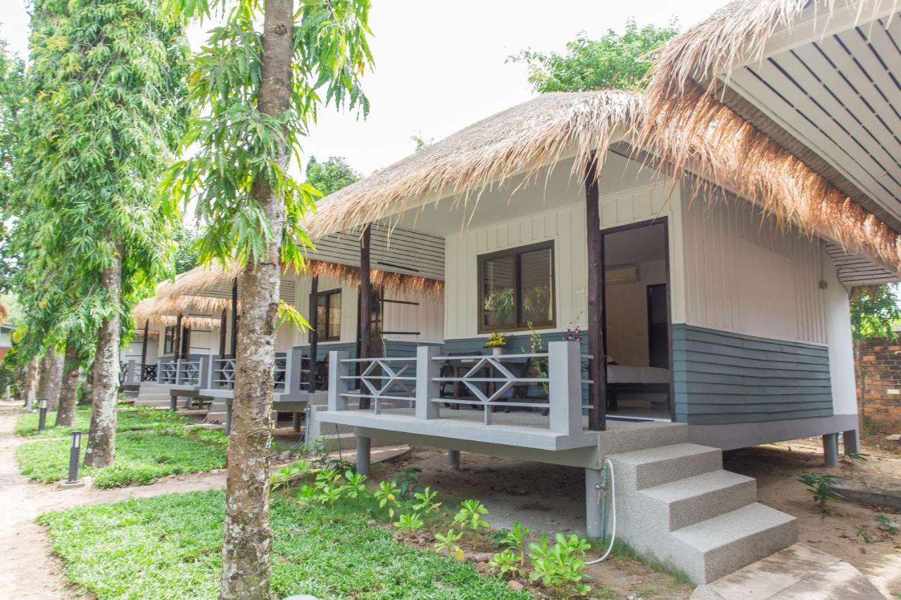 Adarin Beach Resort Маенам Экстерьер фото
